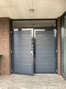 LL-woodgrai-ligna-vast-paneel-glas-ral7016